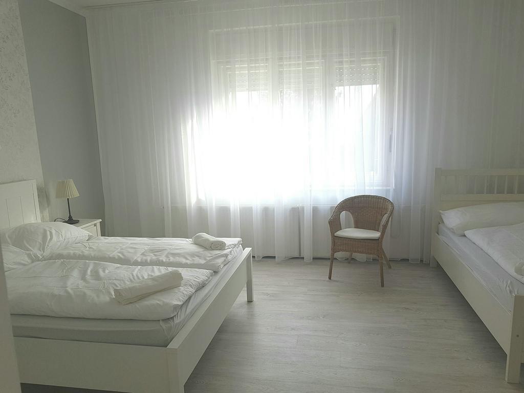 Zsigmond Vendeghaz Apartment วิลานี ภายนอก รูปภาพ