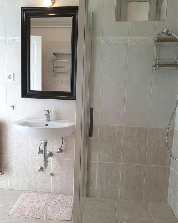 Zsigmond Vendeghaz Apartment วิลานี ภายนอก รูปภาพ