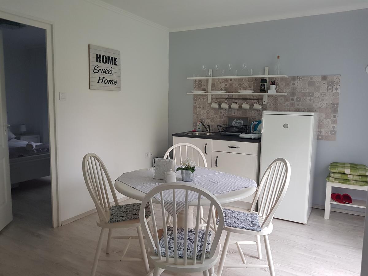 Zsigmond Vendeghaz Apartment วิลานี ภายนอก รูปภาพ